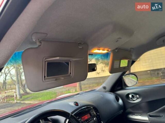 Красный Ниссан Жук, объемом двигателя 1.6 л и пробегом 170 тыс. км за 10300 $, фото 54 на Automoto.ua