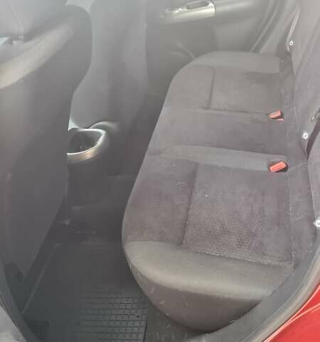 Червоний Ніссан Жук, об'ємом двигуна 1.6 л та пробігом 56 тис. км за 11500 $, фото 3 на Automoto.ua