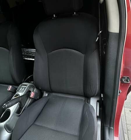 Красный Ниссан Жук, объемом двигателя 1.6 л и пробегом 97 тыс. км за 13200 $, фото 14 на Automoto.ua