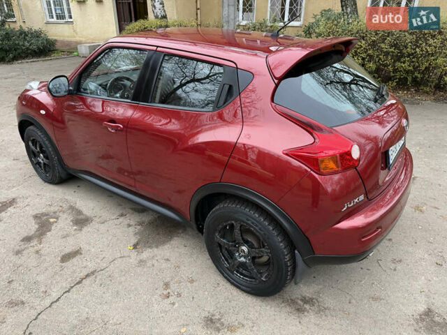 Красный Ниссан Жук, объемом двигателя 1.6 л и пробегом 130 тыс. км за 10500 $, фото 27 на Automoto.ua