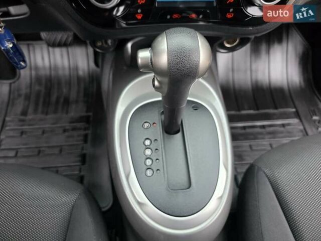 Красный Ниссан Жук, объемом двигателя 1.6 л и пробегом 127 тыс. км за 9777 $, фото 58 на Automoto.ua