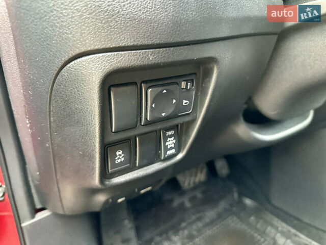 Красный Ниссан Жук, объемом двигателя 1.6 л и пробегом 115 тыс. км за 12000 $, фото 13 на Automoto.ua