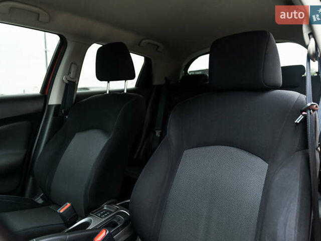 Красный Ниссан Жук, объемом двигателя 1.6 л и пробегом 88 тыс. км за 12400 $, фото 31 на Automoto.ua