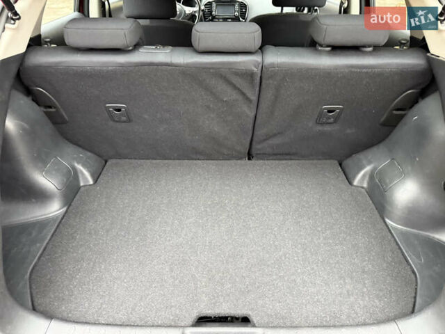 Красный Ниссан Жук, объемом двигателя 1.6 л и пробегом 130 тыс. км за 10500 $, фото 52 на Automoto.ua