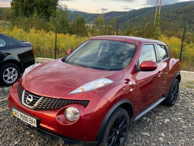 Красный Ниссан Жук, объемом двигателя 1.6 л и пробегом 76 тыс. км за 10700 $, фото 4 на Automoto.ua
