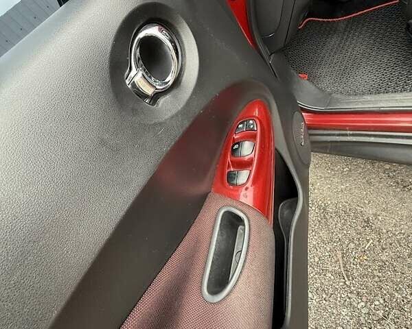 Красный Ниссан Жук, объемом двигателя 1.62 л и пробегом 209 тыс. км за 10500 $, фото 7 на Automoto.ua