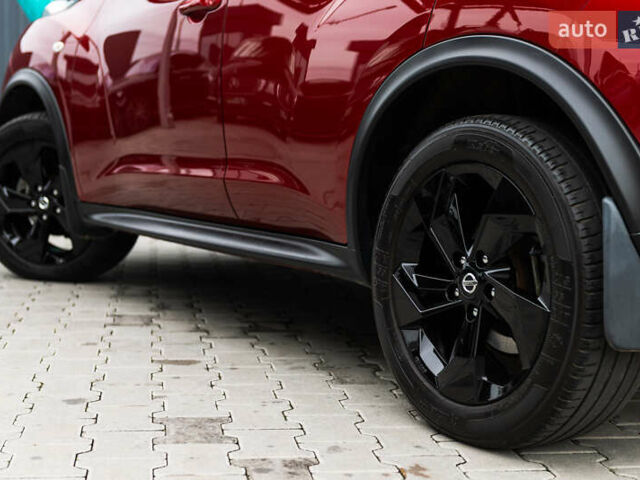 Красный Ниссан Жук, объемом двигателя 1.6 л и пробегом 88 тыс. км за 12400 $, фото 10 на Automoto.ua