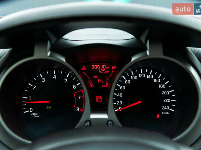 Красный Ниссан Жук, объемом двигателя 1.6 л и пробегом 88 тыс. км за 12400 $, фото 38 на Automoto.ua