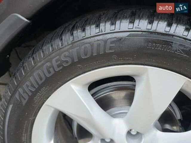 Красный Ниссан Жук, объемом двигателя 1.6 л и пробегом 127 тыс. км за 9777 $, фото 23 на Automoto.ua