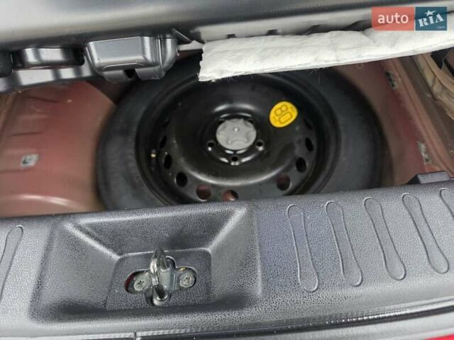 Красный Ниссан Жук, объемом двигателя 1.6 л и пробегом 127 тыс. км за 9777 $, фото 32 на Automoto.ua