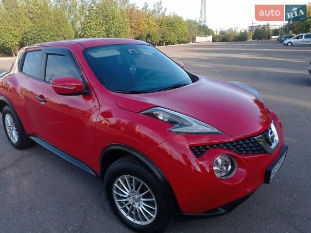 Красный Ниссан Жук, объемом двигателя 1.6 л и пробегом 150 тыс. км за 11200 $, фото 2 на Automoto.ua