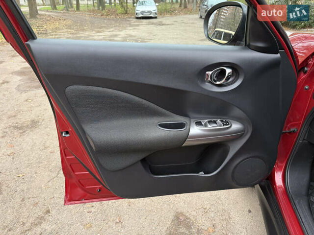 Красный Ниссан Жук, объемом двигателя 1.6 л и пробегом 130 тыс. км за 10500 $, фото 38 на Automoto.ua