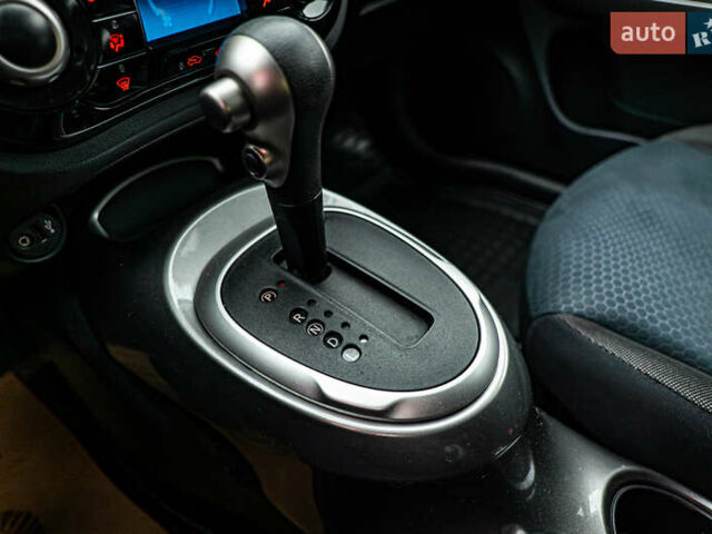 Красный Ниссан Жук, объемом двигателя 1.6 л и пробегом 84 тыс. км за 12272 $, фото 14 на Automoto.ua