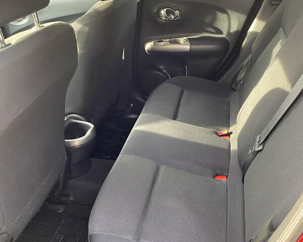 Красный Ниссан Жук, объемом двигателя 1.62 л и пробегом 68 тыс. км за 12200 $, фото 24 на Automoto.ua