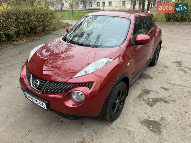 Красный Ниссан Жук, объемом двигателя 1.6 л и пробегом 130 тыс. км за 10500 $, фото 2 на Automoto.ua