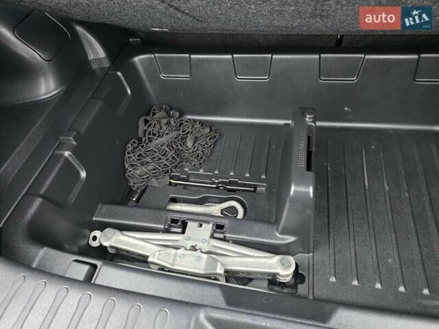 Красный Ниссан Жук, объемом двигателя 1.6 л и пробегом 127 тыс. км за 9777 $, фото 31 на Automoto.ua