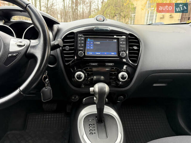 Красный Ниссан Жук, объемом двигателя 1.6 л и пробегом 130 тыс. км за 10500 $, фото 37 на Automoto.ua