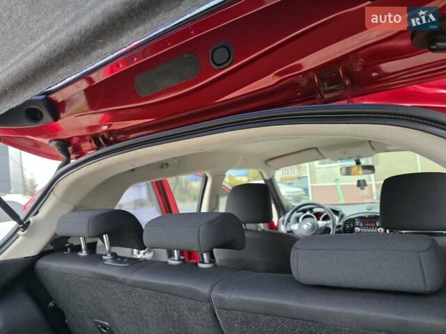 Красный Ниссан Жук, объемом двигателя 1.6 л и пробегом 127 тыс. км за 9777 $, фото 30 на Automoto.ua