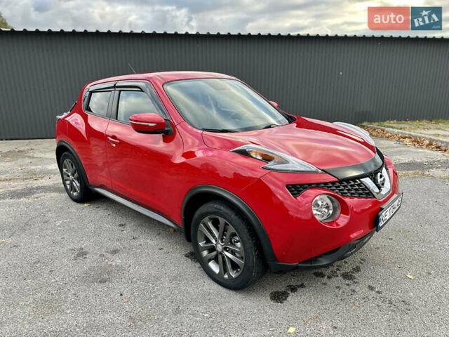 Красный Ниссан Жук, объемом двигателя 1.6 л и пробегом 115 тыс. км за 12000 $, фото 7 на Automoto.ua