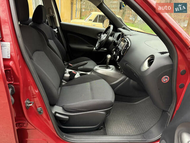Красный Ниссан Жук, объемом двигателя 1.6 л и пробегом 130 тыс. км за 10500 $, фото 48 на Automoto.ua