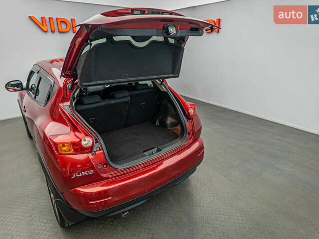 Красный Ниссан Жук, объемом двигателя 1.6 л и пробегом 84 тыс. км за 12272 $, фото 6 на Automoto.ua