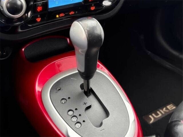 Красный Ниссан Жук, объемом двигателя 1.6 л и пробегом 72 тыс. км за 8900 $, фото 8 на Automoto.ua