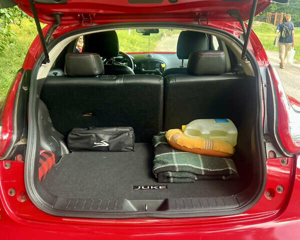 Червоний Ніссан Жук, об'ємом двигуна 1.6 л та пробігом 58 тис. км за 13500 $, фото 4 на Automoto.ua