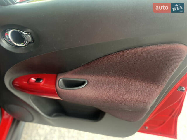 Червоний Ніссан Жук, об'ємом двигуна 1.6 л та пробігом 58 тис. км за 13500 $, фото 16 на Automoto.ua