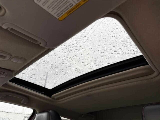 Красный Ниссан Жук, объемом двигателя 1.6 л и пробегом 72 тыс. км за 8900 $, фото 9 на Automoto.ua