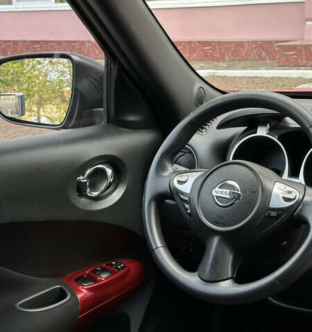 Красный Ниссан Жук, объемом двигателя 1.6 л и пробегом 102 тыс. км за 12300 $, фото 10 на Automoto.ua