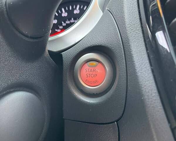 Ниссан Жук 2015 в Днепре (Днепропетровске) на Automoto.ua Красный Ниссан Жук, объемом двигателя 1.62 л и пробегом 190 тыс. км за 12100 $, фото 3 на Automoto.ua