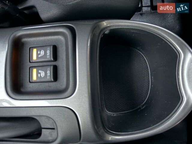 Красный Ниссан Жук, объемом двигателя 1.6 л и пробегом 48 тыс. км за 12800 $, фото 41 на Automoto.ua