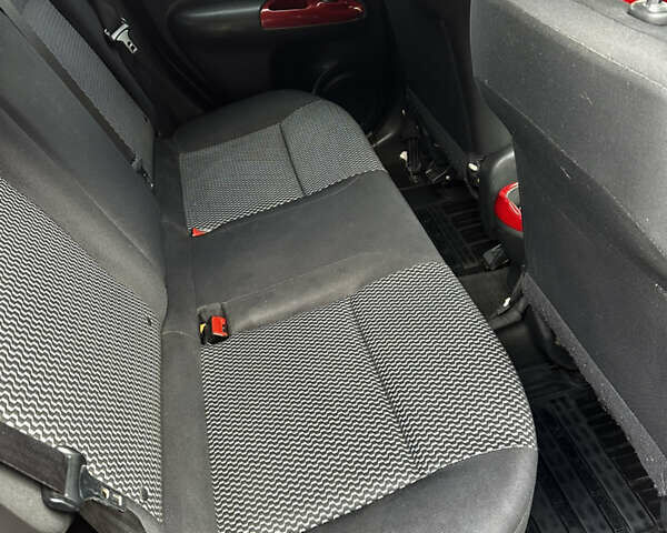 Красный Ниссан Жук, объемом двигателя 1.6 л и пробегом 163 тыс. км за 11500 $, фото 27 на Automoto.ua