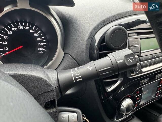 Красный Ниссан Жук, объемом двигателя 1.6 л и пробегом 81 тыс. км за 13290 $, фото 17 на Automoto.ua