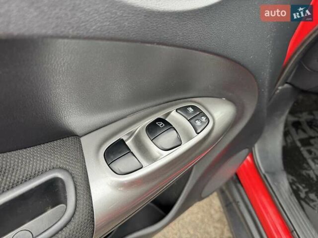 Красный Ниссан Жук, объемом двигателя 1.6 л и пробегом 81 тыс. км за 13290 $, фото 18 на Automoto.ua