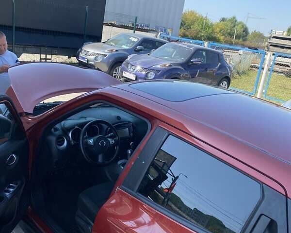 Красный Ниссан Жук, объемом двигателя 0 л и пробегом 98 тыс. км за 12500 $, фото 5 на Automoto.ua