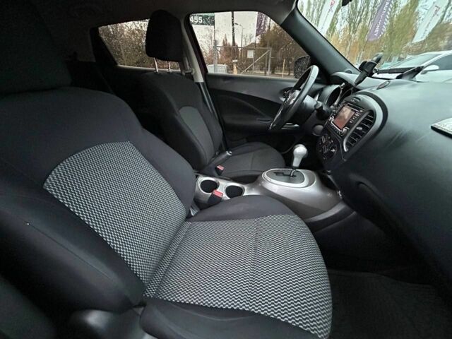 Красный Ниссан Жук, объемом двигателя 1.6 л и пробегом 118 тыс. км за 11900 $, фото 12 на Automoto.ua