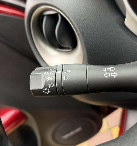 Красный Ниссан Жук, объемом двигателя 1.62 л и пробегом 80 тыс. км за 12680 $, фото 22 на Automoto.ua