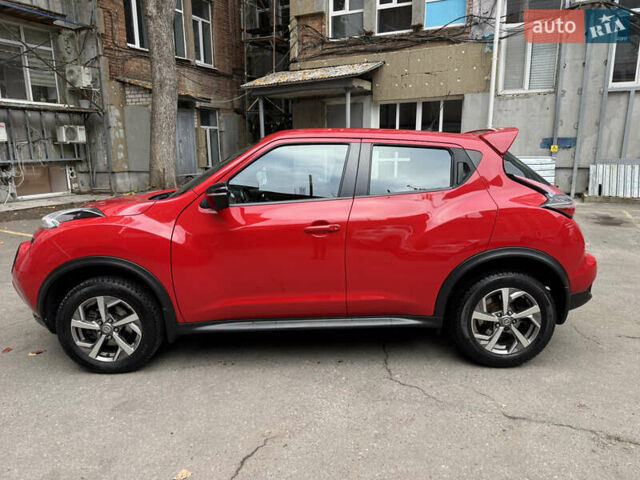 Червоний Ніссан Жук, об'ємом двигуна 1.6 л та пробігом 125 тис. км за 13500 $, фото 2 на Automoto.ua