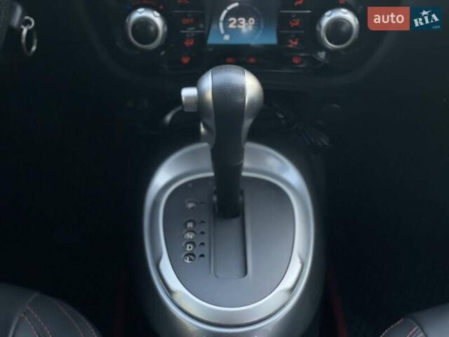 Красный Ниссан Жук, объемом двигателя 1.6 л и пробегом 135 тыс. км за 13900 $, фото 16 на Automoto.ua