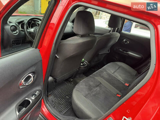 Червоний Ніссан Жук, об'ємом двигуна 1.6 л та пробігом 125 тис. км за 13500 $, фото 4 на Automoto.ua