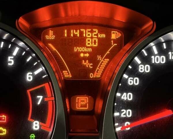 Красный Ниссан Жук, объемом двигателя 1.6 л и пробегом 114 тыс. км за 14000 $, фото 5 на Automoto.ua