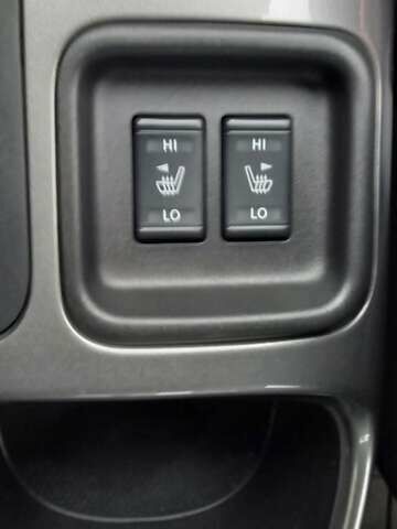 Красный Ниссан Жук, объемом двигателя 1.6 л и пробегом 87 тыс. км за 13850 $, фото 6 на Automoto.ua