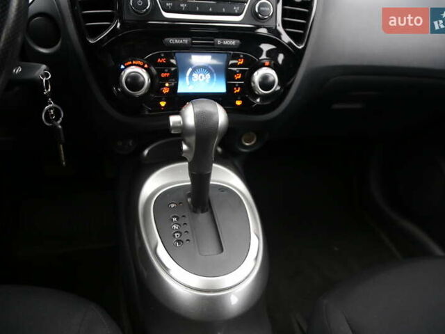 Красный Ниссан Жук, объемом двигателя 1.6 л и пробегом 42 тыс. км за 14900 $, фото 18 на Automoto.ua