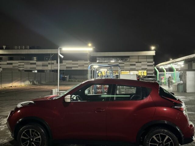 Червоний Ніссан Жук, об'ємом двигуна 1.6 л та пробігом 114 тис. км за 14000 $, фото 3 на Automoto.ua