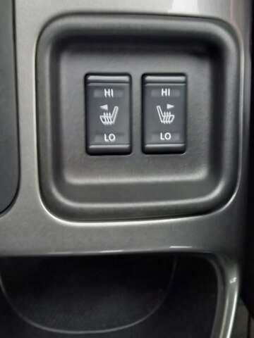 Червоний Ніссан Жук, об'ємом двигуна 1.6 л та пробігом 87 тис. км за 13499 $, фото 24 на Automoto.ua