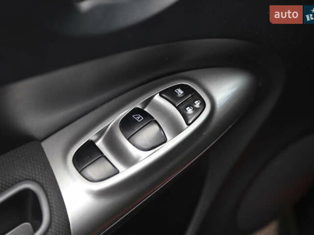 Красный Ниссан Жук, объемом двигателя 1.6 л и пробегом 117 тыс. км за 14900 $, фото 20 на Automoto.ua