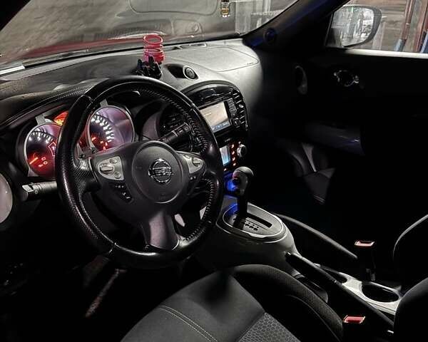 Красный Ниссан Жук, объемом двигателя 1.6 л и пробегом 114 тыс. км за 14000 $, фото 6 на Automoto.ua