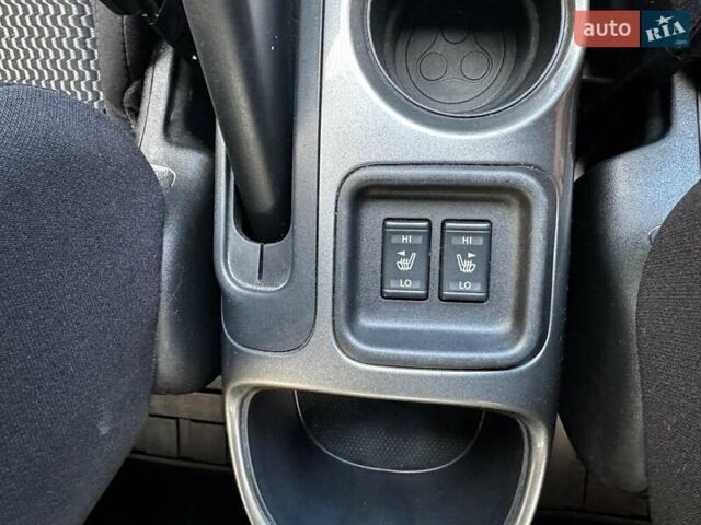 Червоний Ніссан Жук, об'ємом двигуна 1.6 л та пробігом 124 тис. км за 13490 $, фото 26 на Automoto.ua