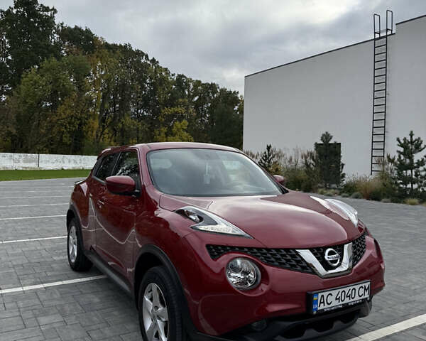 Червоний Ніссан Жук, об'ємом двигуна 1.6 л та пробігом 55 тис. км за 15000 $, фото 3 на Automoto.ua